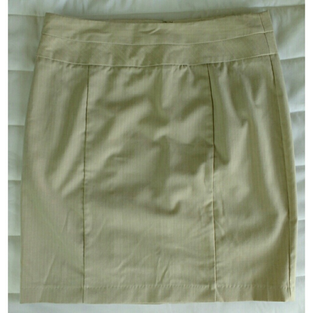 Maurices tan pinstripe pencil mini skirt, size 5/6